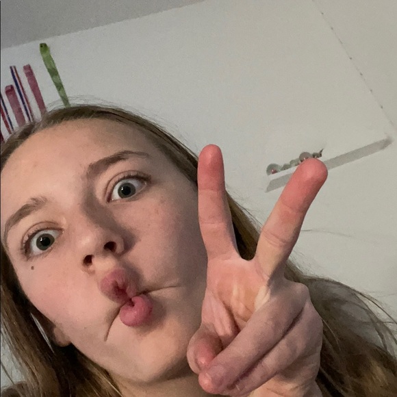 Meet your Posher, Elle - Picture 1 of 1